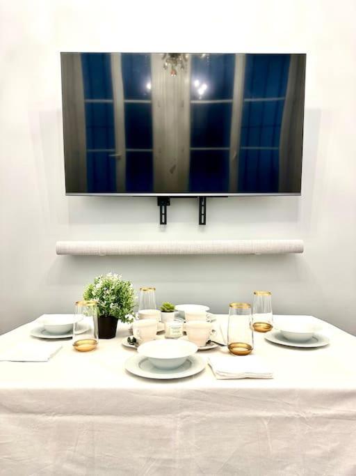 Appartamento Appt Renove Proche Montmartre Gare Du Nord Et Est Parigi Esterno foto