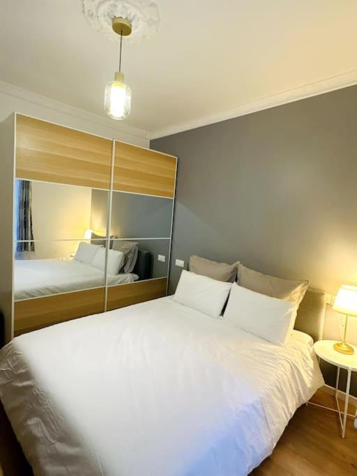 Appartamento Appt Renove Proche Montmartre Gare Du Nord Et Est Parigi Esterno foto